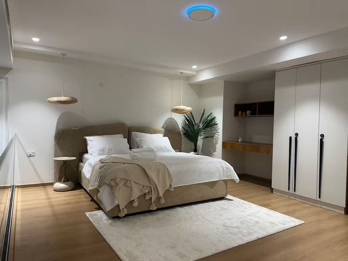 Luxury Duplex Loft | Jacuzzi • Projector • Balcony